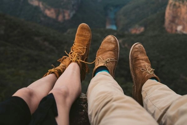 Best Travel Shoes for Long Walks & All-Day Comfort