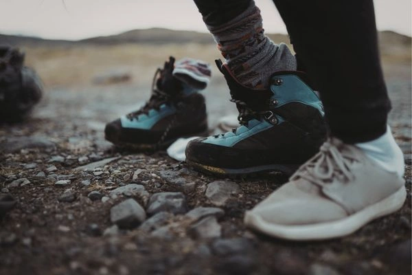 Best Travel Shoes for Long Walks & All-Day Comfort